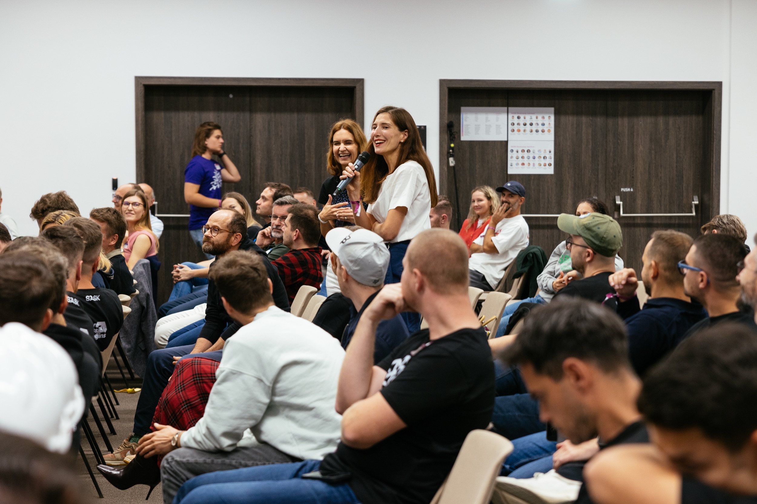 Publikum počas diskusie na Bootcampe Startup Awards